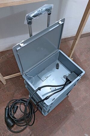 Maico 14-E-Cat-WallBox-Interior 427x640.jpg
