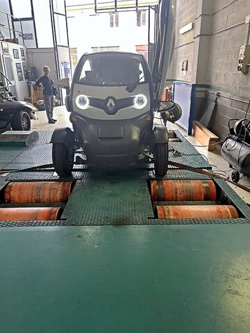 E-cat-twizy-test-05 480x640.jpg